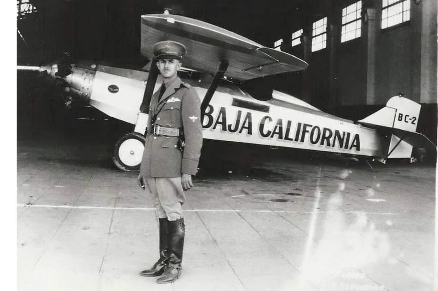 Roberto Fierro Villalobos: Piloto Emérito
